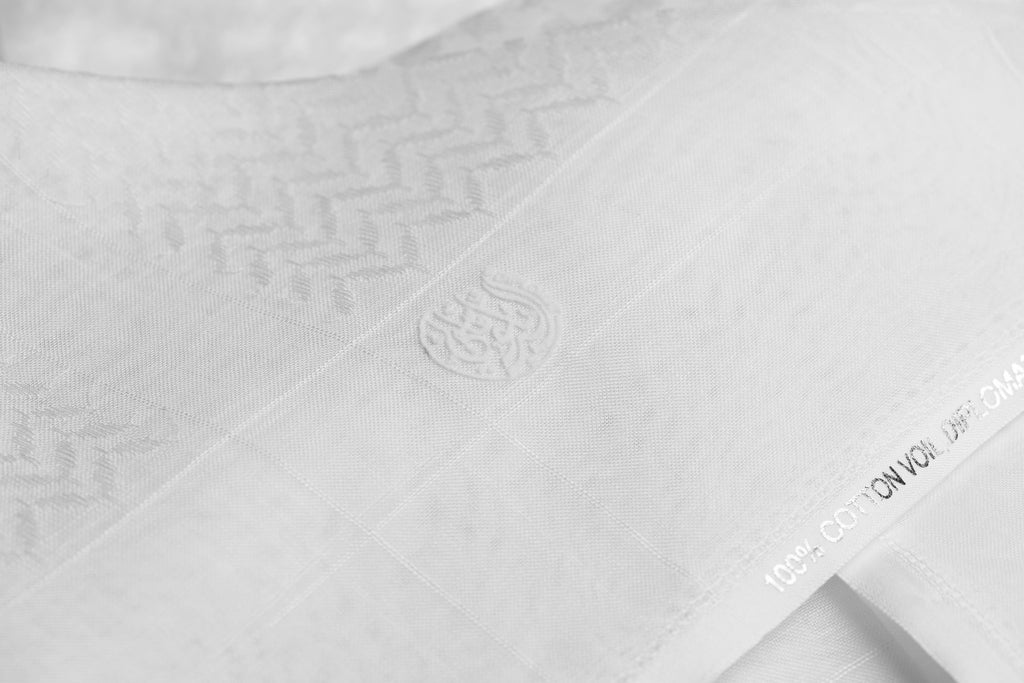 شماغ توباز أبيض